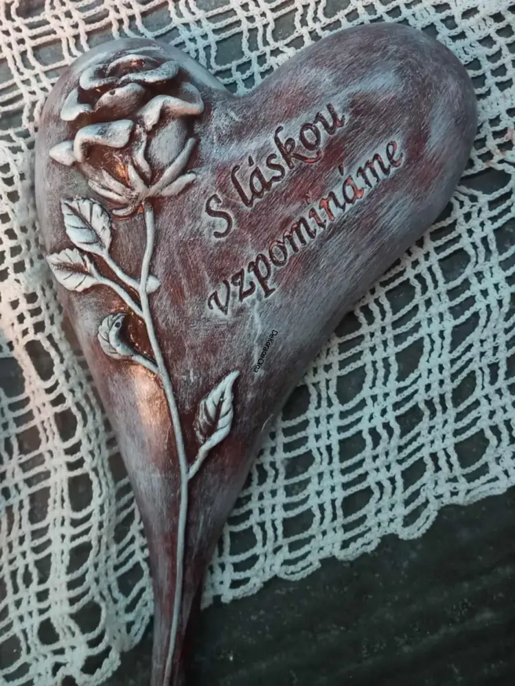 Srdce s láskou vzpomínáme